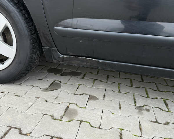 Черный Пежо 5008, объемом двигателя 1.56 л и пробегом 270 тыс. км за 4999 $, фото 5 на Automoto.ua