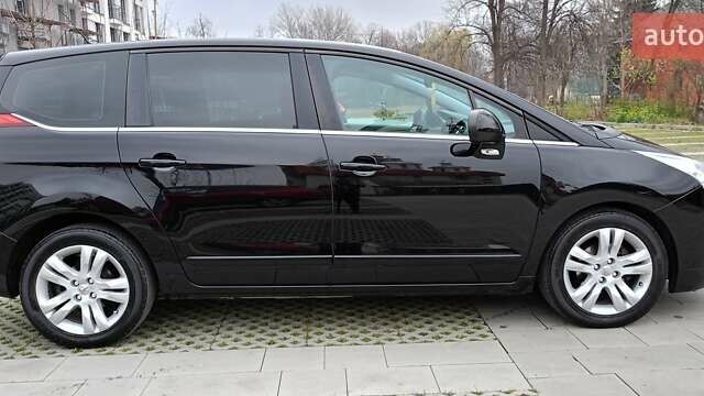 Черный Пежо 5008, объемом двигателя 1.56 л и пробегом 304 тыс. км за 8400 $, фото 5 на Automoto.ua