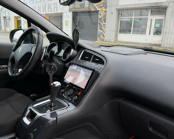 Черный Пежо 5008, объемом двигателя 1.56 л и пробегом 270 тыс. км за 4999 $, фото 18 на Automoto.ua