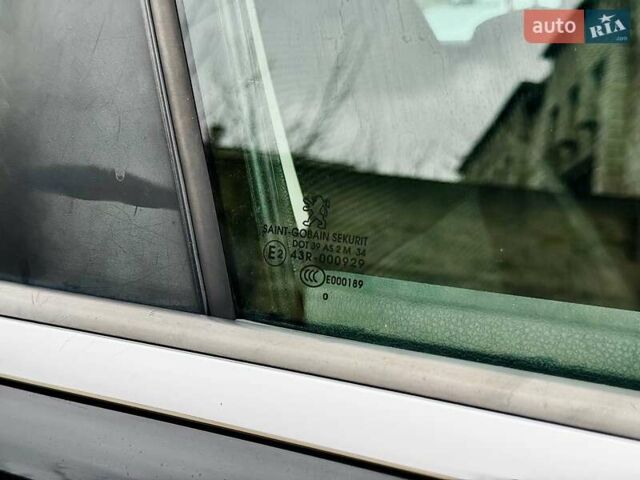 Чорний Пежо 5008, об'ємом двигуна 1.6 л та пробігом 200 тис. км за 4999 $, фото 31 на Automoto.ua