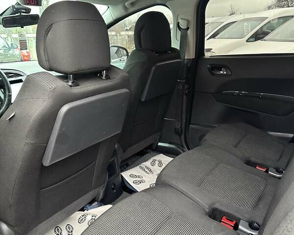 Черный Пежо 5008, объемом двигателя 1.6 л и пробегом 280 тыс. км за 7800 $, фото 1 на Automoto.ua