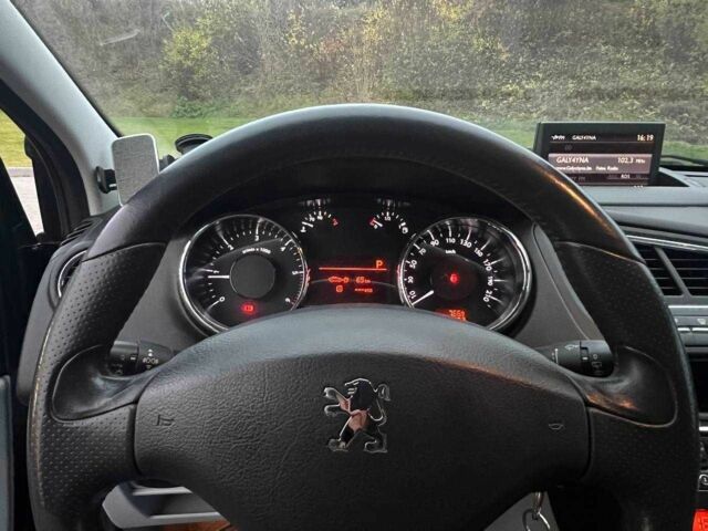 Черный Пежо 5008, объемом двигателя 2 л и пробегом 245 тыс. км за 7739 $, фото 8 на Automoto.ua