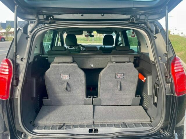 Чорний Пежо 5008, об'ємом двигуна 1.6 л та пробігом 170 тис. км за 6300 $, фото 6 на Automoto.ua