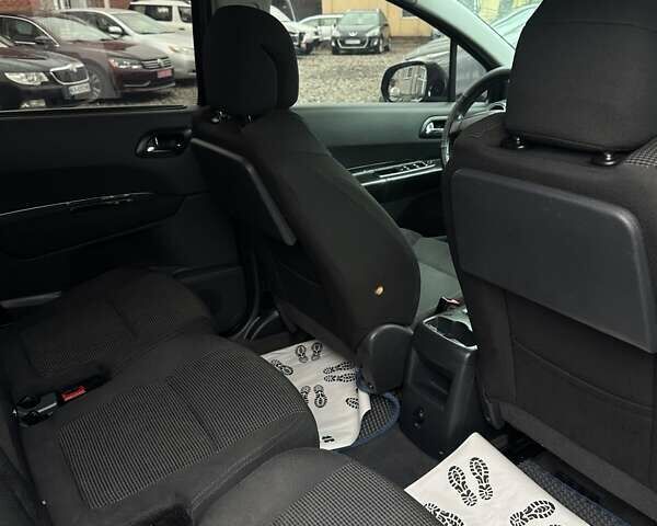 Черный Пежо 5008, объемом двигателя 1.6 л и пробегом 280 тыс. км за 7800 $, фото 4 на Automoto.ua