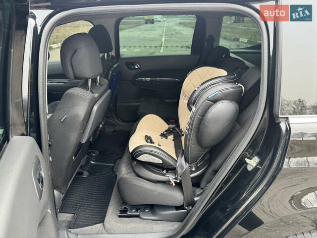 Черный Пежо 5008, объемом двигателя 1.56 л и пробегом 356 тыс. км за 8199 $, фото 12 на Automoto.ua