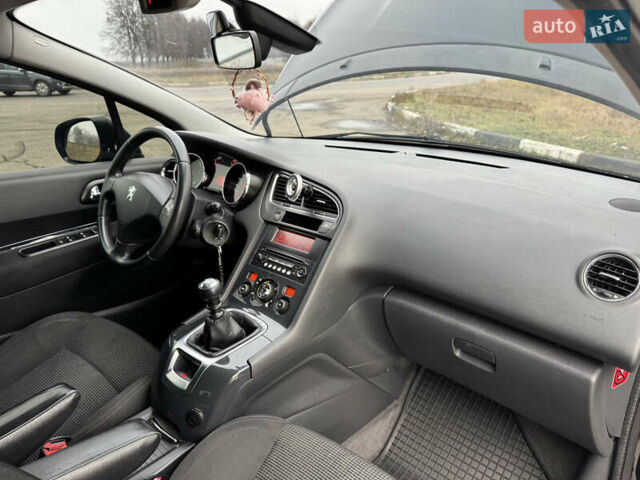 Черный Пежо 5008, объемом двигателя 1.56 л и пробегом 356 тыс. км за 8199 $, фото 22 на Automoto.ua
