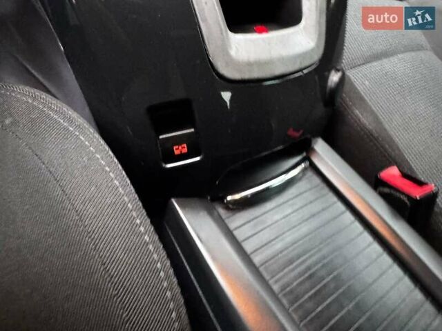 Чорний Пежо 5008, об'ємом двигуна 1.56 л та пробігом 208 тис. км за 8300 $, фото 44 на Automoto.ua