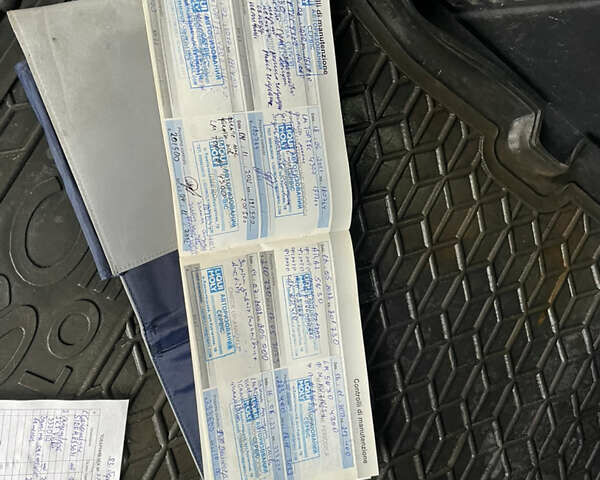 Черный Пежо 5008, объемом двигателя 1.6 л и пробегом 254 тыс. км за 7300 $, фото 27 на Automoto.ua