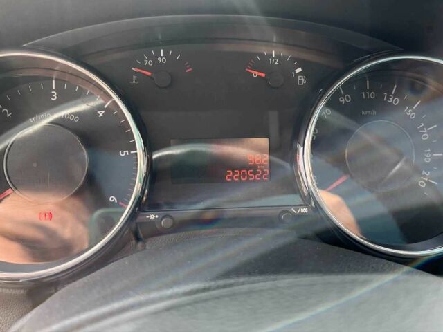 Черный Пежо 5008, объемом двигателя 2 л и пробегом 221 тыс. км за 9300 $, фото 9 на Automoto.ua