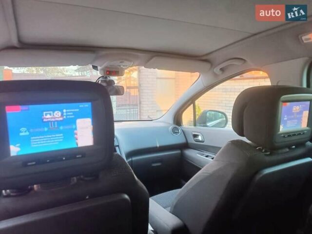 Черный Пежо 5008, объемом двигателя 2 л и пробегом 254 тыс. км за 9600 $, фото 11 на Automoto.ua