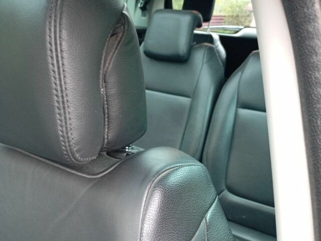 Черный Пежо 5008, объемом двигателя 0 л и пробегом 219 тыс. км за 7300 $, фото 2 на Automoto.ua