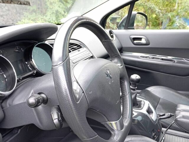 Черный Пежо 5008, объемом двигателя 0 л и пробегом 219 тыс. км за 7300 $, фото 6 на Automoto.ua