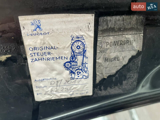 Черный Пежо 5008, объемом двигателя 1.6 л и пробегом 254 тыс. км за 7300 $, фото 31 на Automoto.ua