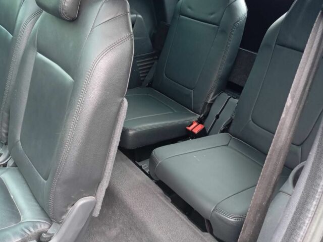 Черный Пежо 5008, объемом двигателя 0 л и пробегом 219 тыс. км за 7300 $, фото 3 на Automoto.ua