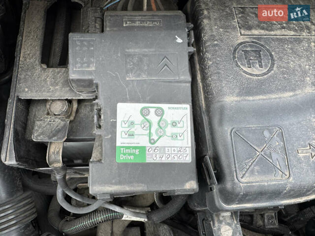 Черный Пежо 5008, объемом двигателя 1.56 л и пробегом 356 тыс. км за 8199 $, фото 18 на Automoto.ua