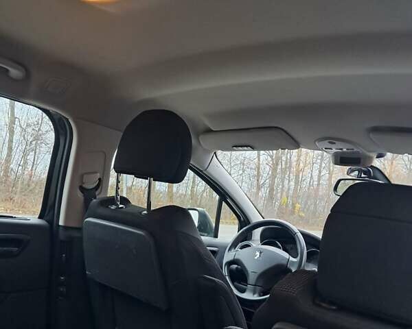 Черный Пежо 5008, объемом двигателя 1.6 л и пробегом 230 тыс. км за 7200 $, фото 1 на Automoto.ua