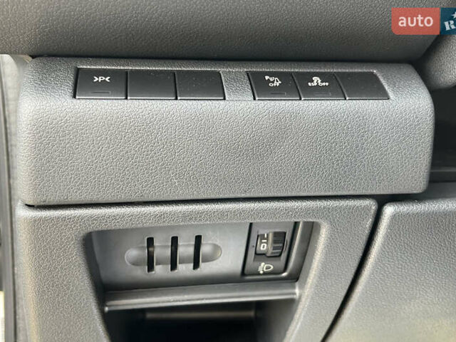 Черный Пежо 5008, объемом двигателя 2 л и пробегом 221 тыс. км за 9300 $, фото 13 на Automoto.ua