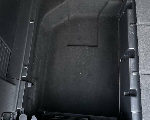 Пежо 5008 2012 у Стрые на Automoto.ua Чорний Пежо 5008, об'ємом двигуна 1.6 л та пробігом 225 тис. км за 7999 $, фото 46 на Automoto.ua