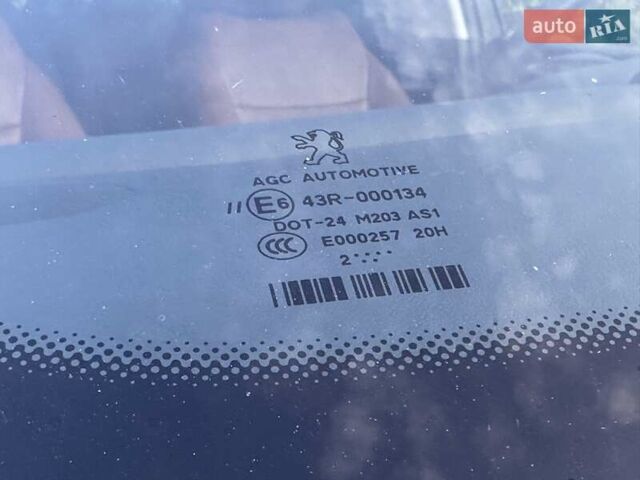 Пежо 5008 2012 у Стрые на Automoto.ua Чорний Пежо 5008, об'ємом двигуна 1.6 л та пробігом 225 тис. км за 7999 $, фото 9 на Automoto.ua