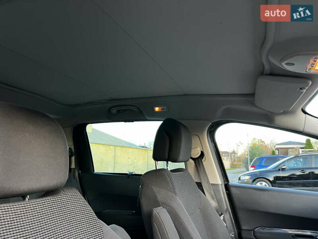 Чорний Пежо 5008, об'ємом двигуна 1.6 л та пробігом 240 тис. км за 7850 $, фото 36 на Automoto.ua