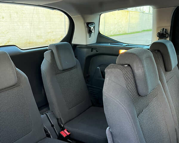 Чорний Пежо 5008, об'ємом двигуна 1.6 л та пробігом 240 тис. км за 7850 $, фото 38 на Automoto.ua