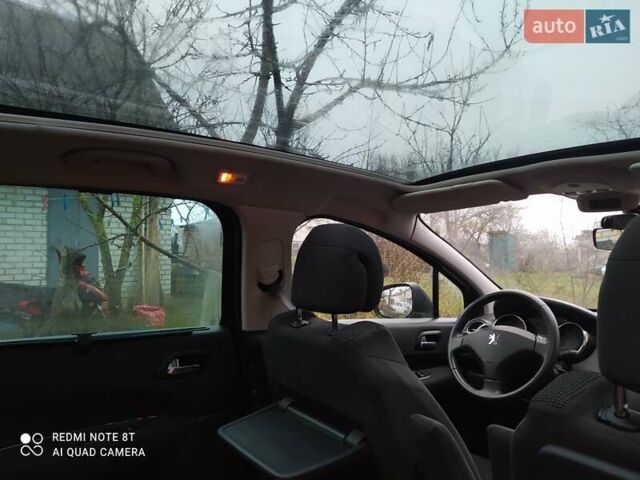 Черный Пежо 5008, объемом двигателя 1.6 л и пробегом 235 тыс. км за 8950 $, фото 13 на Automoto.ua