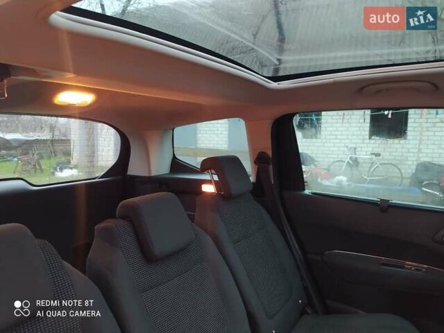 Черный Пежо 5008, объемом двигателя 1.6 л и пробегом 235 тыс. км за 8950 $, фото 12 на Automoto.ua