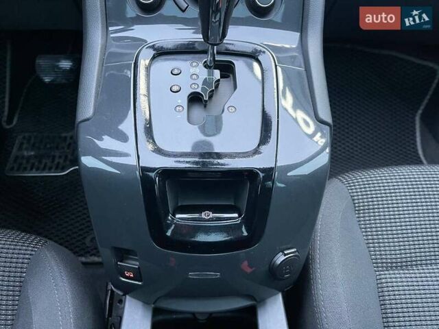 Черный Пежо 5008, объемом двигателя 1.6 л и пробегом 237 тыс. км за 8990 $, фото 22 на Automoto.ua