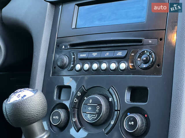 Чорний Пежо 5008, об'ємом двигуна 1.6 л та пробігом 240 тис. км за 7850 $, фото 34 на Automoto.ua