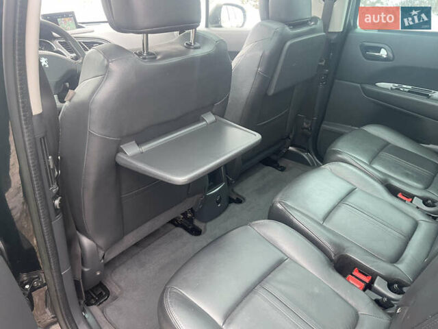 Черный Пежо 5008, объемом двигателя 1.6 л и пробегом 268 тыс. км за 9200 $, фото 17 на Automoto.ua