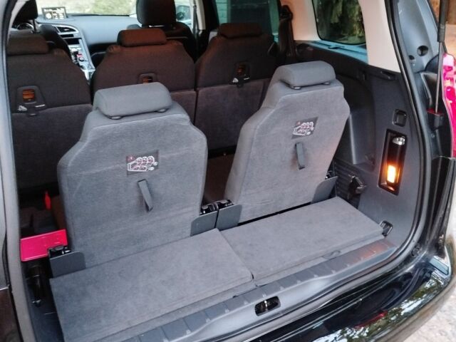 Чорний Пежо 5008, об'ємом двигуна 1.6 л та пробігом 210 тис. км за 7200 $, фото 5 на Automoto.ua