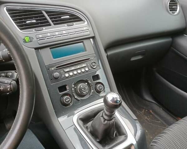 Черный Пежо 5008, объемом двигателя 1.6 л и пробегом 145 тыс. км за 6200 $, фото 5 на Automoto.ua