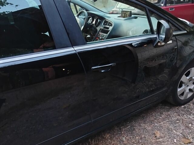 Чорний Пежо 5008, об'ємом двигуна 1.6 л та пробігом 210 тис. км за 7200 $, фото 3 на Automoto.ua