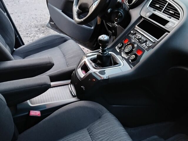 Чорний Пежо 5008, об'ємом двигуна 1.6 л та пробігом 210 тис. км за 7200 $, фото 1 на Automoto.ua