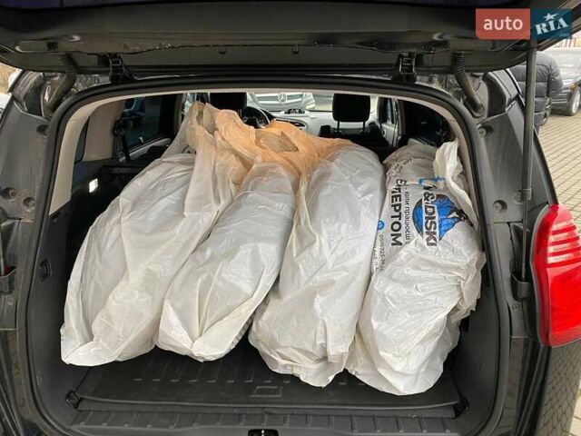 Черный Пежо 5008, объемом двигателя 2 л и пробегом 240 тыс. км за 11600 $, фото 26 на Automoto.ua