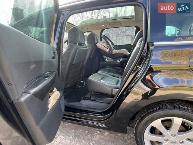 Черный Пежо 5008, объемом двигателя 2 л и пробегом 240 тыс. км за 10500 $, фото 4 на Automoto.ua