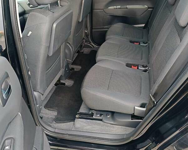 Черный Пежо 5008, объемом двигателя 1.6 л и пробегом 256 тыс. км за 10100 $, фото 4 на Automoto.ua