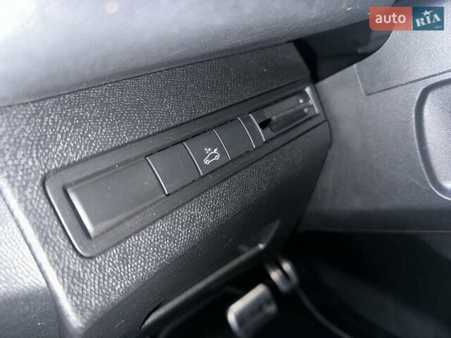 Черный Пежо 5008, объемом двигателя 1.5 л и пробегом 140 тыс. км за 23499 $, фото 33 на Automoto.ua