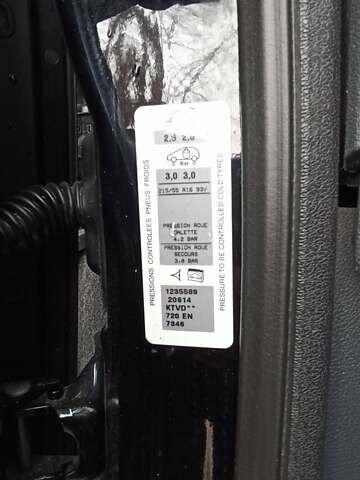 Чорний Пежо 5008, об'ємом двигуна 2 л та пробігом 250 тис. км за 8500 $, фото 10 на Automoto.ua