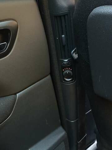 Чорний Пежо 5008, об'ємом двигуна 2 л та пробігом 250 тис. км за 8500 $, фото 5 на Automoto.ua