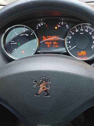 Чорний Пежо 5008, об'ємом двигуна 2 л та пробігом 250 тис. км за 8500 $, фото 2 на Automoto.ua