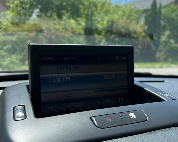 Чорний Пежо 5008, об'ємом двигуна 1.6 л та пробігом 235 тис. км за 8250 $, фото 2 на Automoto.ua