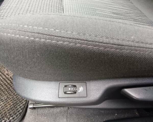 Чорний Пежо 5008, об'ємом двигуна 1.6 л та пробігом 206 тис. км за 7200 $, фото 27 на Automoto.ua