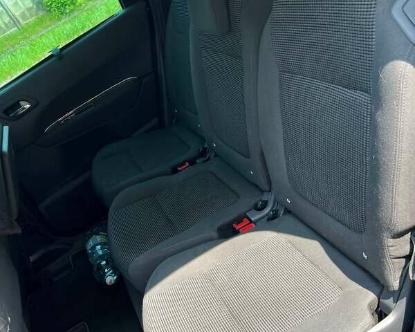 Чорний Пежо 5008, об'ємом двигуна 1.56 л та пробігом 187 тис. км за 9600 $, фото 12 на Automoto.ua