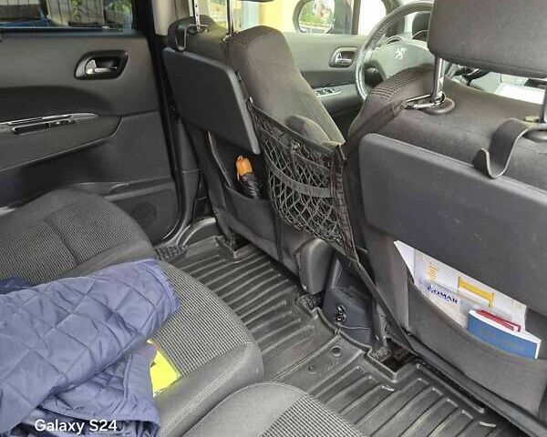 Черный Пежо 5008, объемом двигателя 2 л и пробегом 240 тыс. км за 11500 $, фото 16 на Automoto.ua