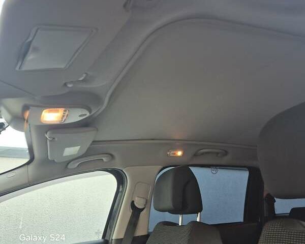 Черный Пежо 5008, объемом двигателя 2 л и пробегом 240 тыс. км за 11500 $, фото 24 на Automoto.ua