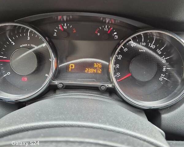 Черный Пежо 5008, объемом двигателя 2 л и пробегом 240 тыс. км за 11500 $, фото 22 на Automoto.ua