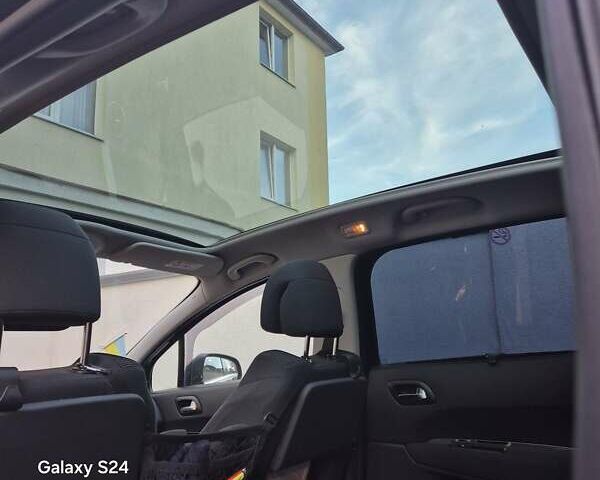 Черный Пежо 5008, объемом двигателя 2 л и пробегом 240 тыс. км за 11500 $, фото 7 на Automoto.ua