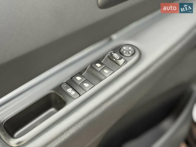 Черный Пежо 5008, объемом двигателя 1.6 л и пробегом 150 тыс. км за 12300 $, фото 18 на Automoto.ua