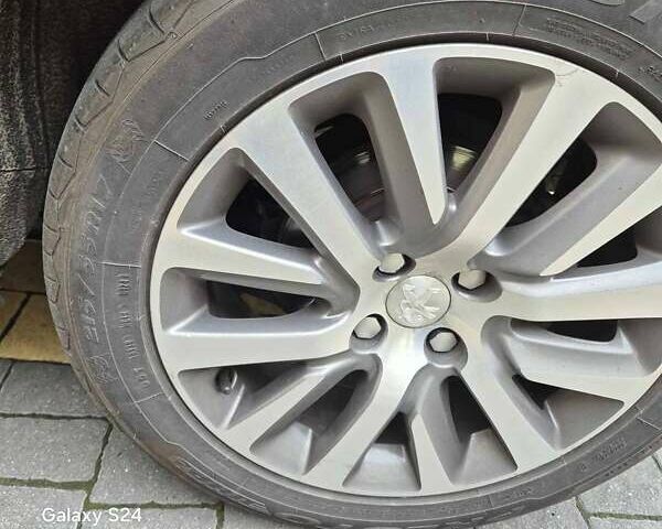 Черный Пежо 5008, объемом двигателя 2 л и пробегом 240 тыс. км за 11500 $, фото 5 на Automoto.ua